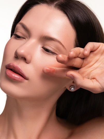 ZOLA Kremowy r&oacute;ż do policzk&oacute;w Cream Blush Nude Camellia И0000030282 zdjęcia